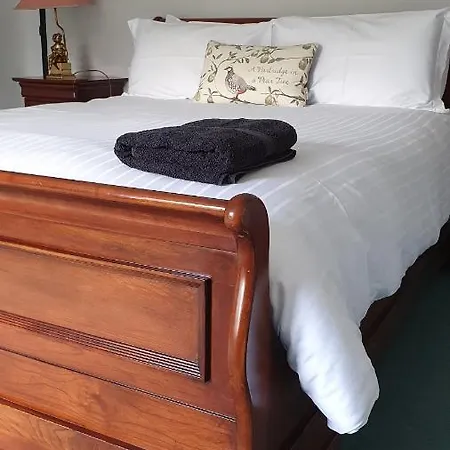 Bridge Cottage, Bainbridge, With Riverside Garden! 펜션