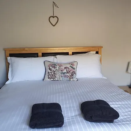 Bridge Cottage, Bainbridge, With Riverside Garden! 펜션 베인브리지