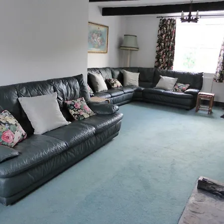 Bridge Cottage, Bainbridge, With Riverside Garden! 펜션