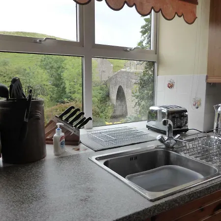 Bridge Cottage, Bainbridge, With Riverside Garden! * 베인브리지