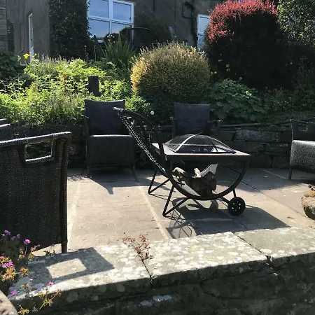 펜션 Bridge Cottage, Bainbridge, With Riverside Garden! *