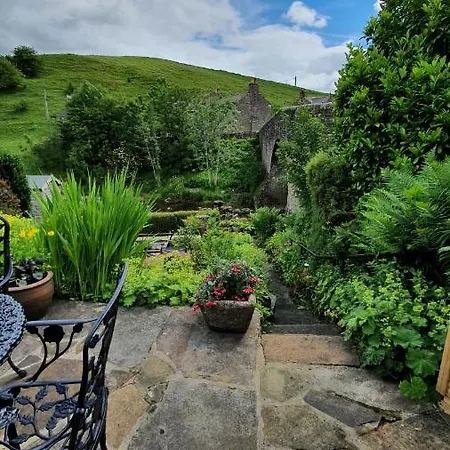 Сasa de vacaciones Bridge Cottage, Bainbridge, With Riverside Garden!