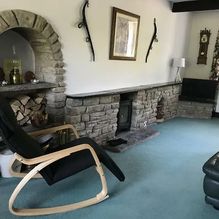 Сasa de vacaciones Bridge Cottage, Bainbridge, With Riverside Garden! *
