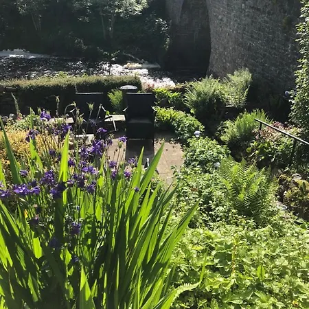 Bridge Cottage, Bainbridge, With Riverside Garden!